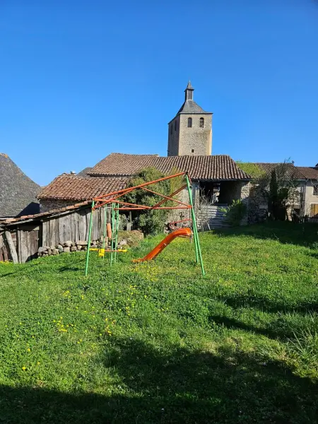Maison avec jardin clos sans vis-à-vis à Peyrusse le Roc : photo 23