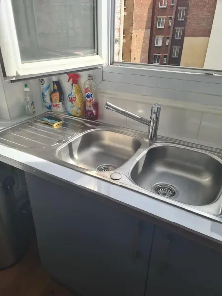 Studio lumineux de 27 m² avec salle de bain séparée à Clichy : photo 15