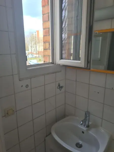 Studio lumineux de 27 m² avec salle de bain séparée à Clichy : photo 21