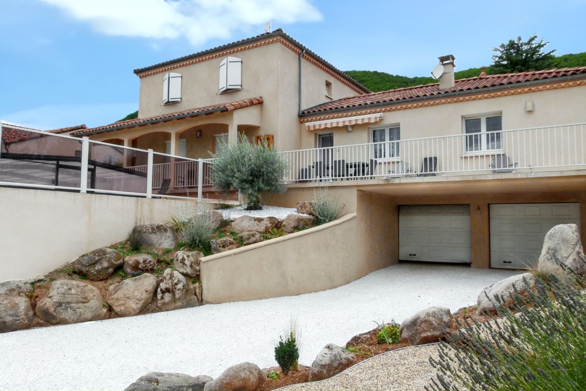Maison 60 m² vue montagne à Nant, piscine été - Photo 3