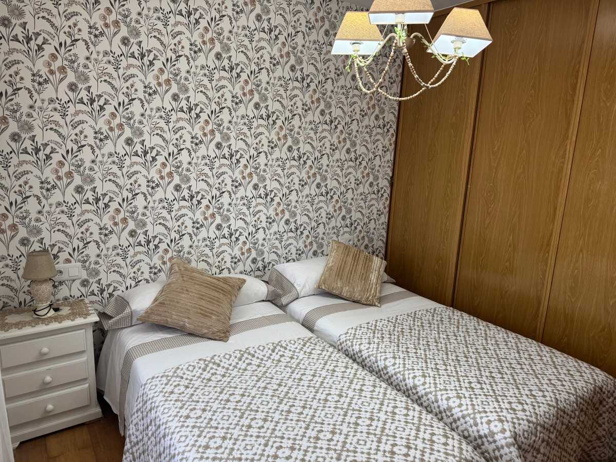 Maison 7 personnes à Teo, balcon et parking inclus - Photo 10
