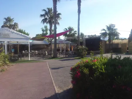Bungalow 3 chambres avec piscine partagée à Fréjus : photo 21