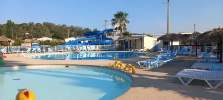 Bungalow 3 chambres avec piscine partagée à Fréjus : photo 43
