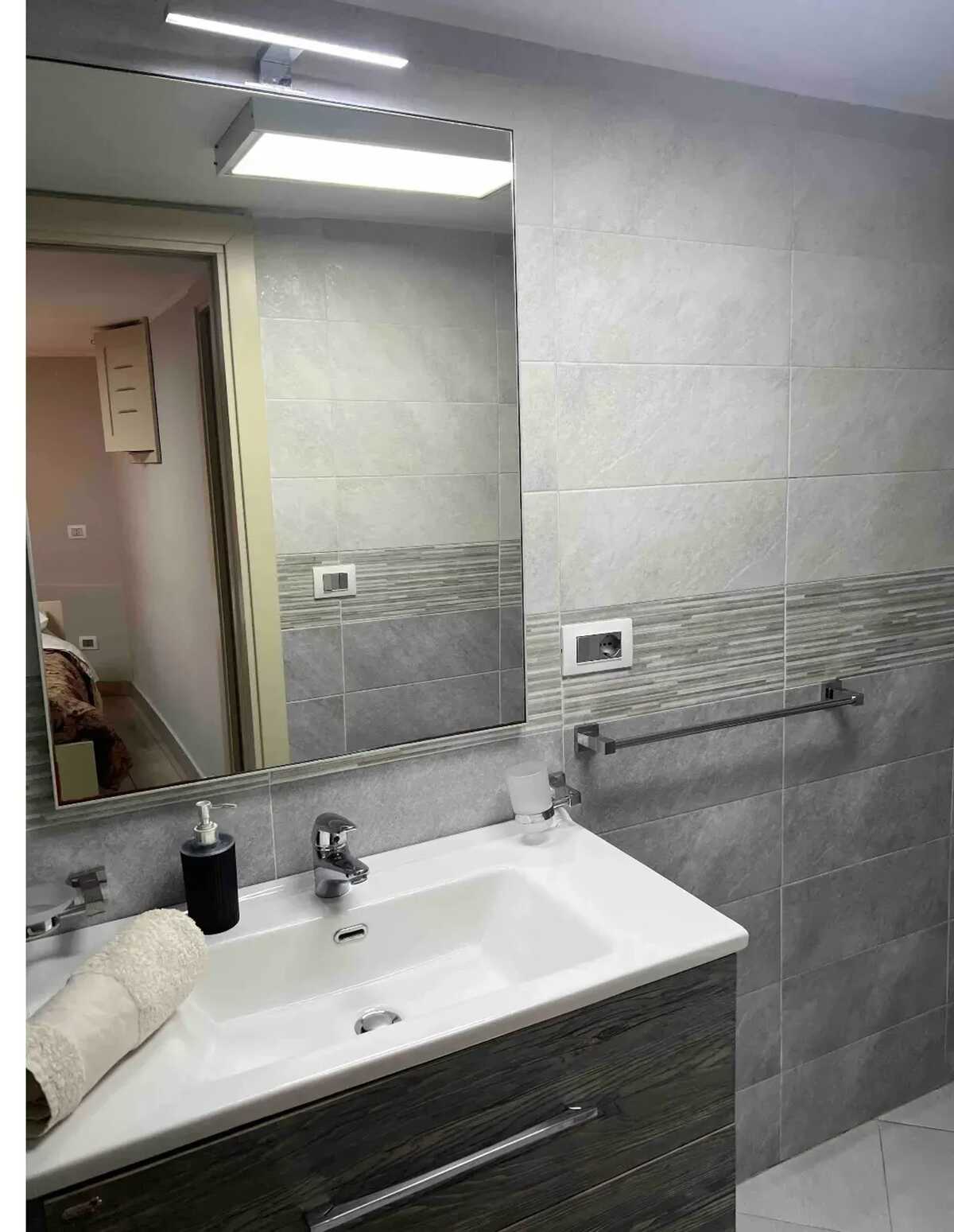 Appartement 25 m² avec parking gratuit à Naples - Photo 2
