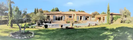 Villa élégante à Régusse avec piscine privée - Photo 1