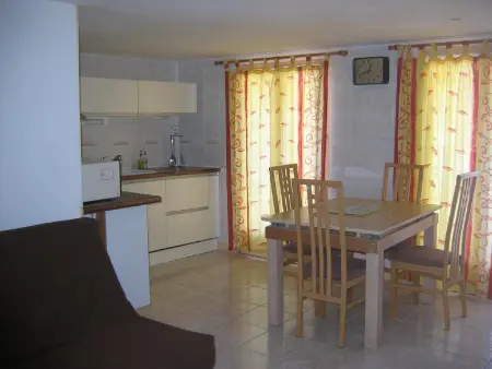 Appartement 42 m² avec parking privé et vue sur ville à Port-Vendres : photo 6