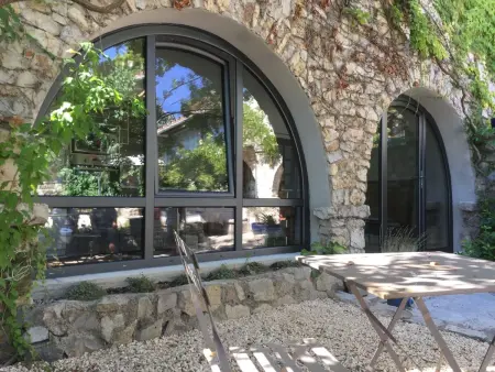 Maison avec piscine partagée et jardin clôturé à Saint-André-de-Cruzières : photo 7