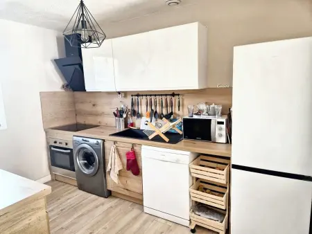 Maison avec jacuzzi et terrasse à Forcalquier, 2 chambres : photo 4