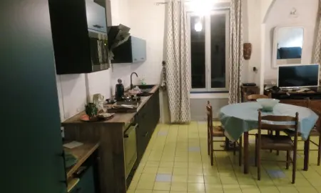 Maison accueillante à Reillanne avec jardin clos - Photo 3