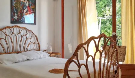 Maison Vue Mer à Lumio avec Terrasse et Jardin Clos - Photo 1