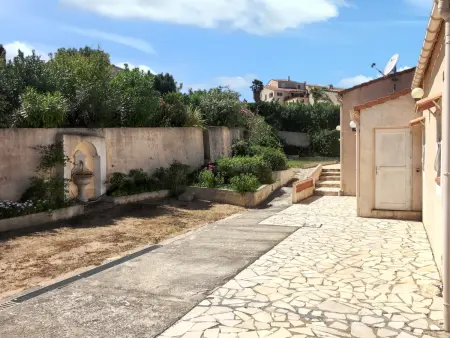 Maison Vue Mer à Lumio avec Terrasse et Jardin Clos - Photo 33