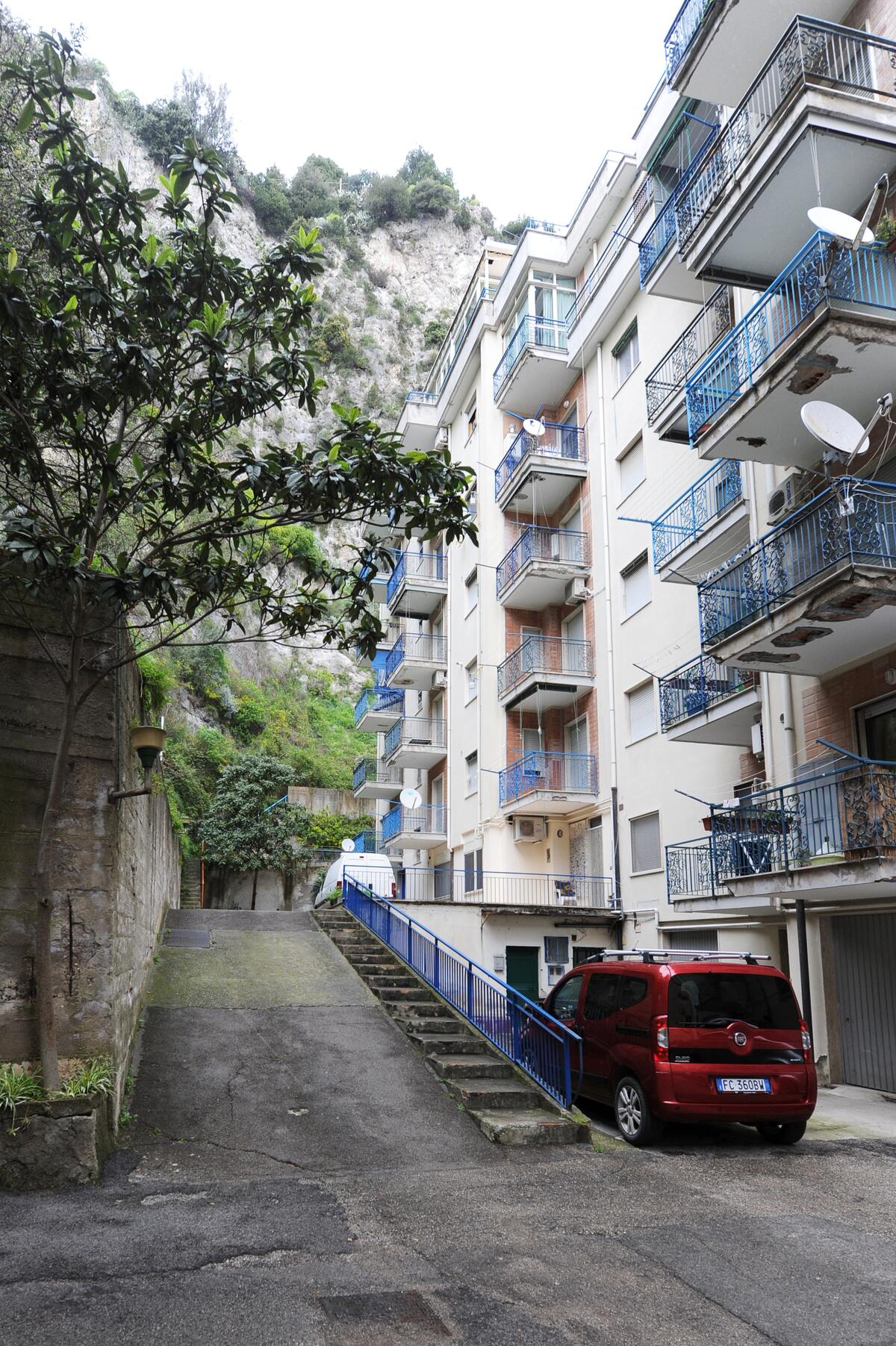 Appartement 65m² à Maiori, balcon avec vue mer - Photo 7