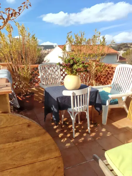 Maison avec jardin clos et terrasse privée à Toulon : photo 2