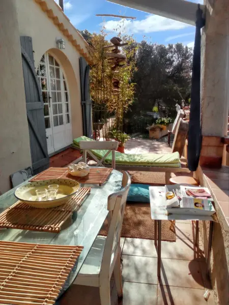Maison avec jardin clos et terrasse privée à Toulon : photo 3