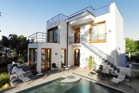 Location villa à Torre Colonna Sperone, Villa familiale avec vue sur la mer à Torre Colonna-Sperone