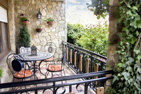 Maison familiale 6 chambres avec jardin clôturé à Abejar : photo 2