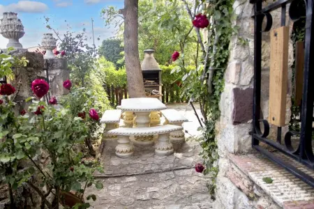 Maison familiale 6 chambres avec jardin clôturé à Abejar : photo 3