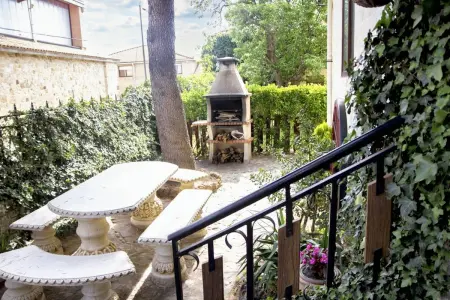 Maison familiale 6 chambres avec jardin clôturé à Abejar : photo 6