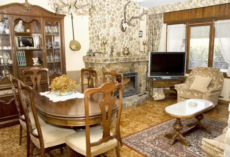 Maison familiale 6 chambres avec jardin clôturé à Abejar : photo 10