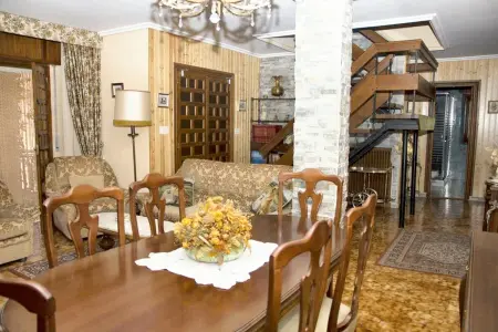 Maison familiale 6 chambres avec jardin clôturé à Abejar : photo 17