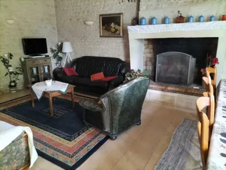 Maison charmante à Antezant-la-Chapelle avec jardin - Photo 8