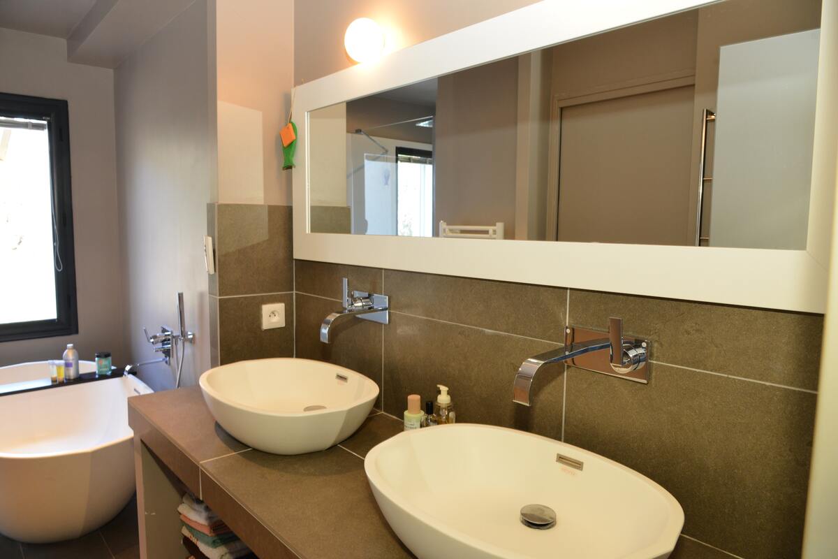 Villa 300m² avec piscine privée - 10 personnes à Garéoult - Photo 29
