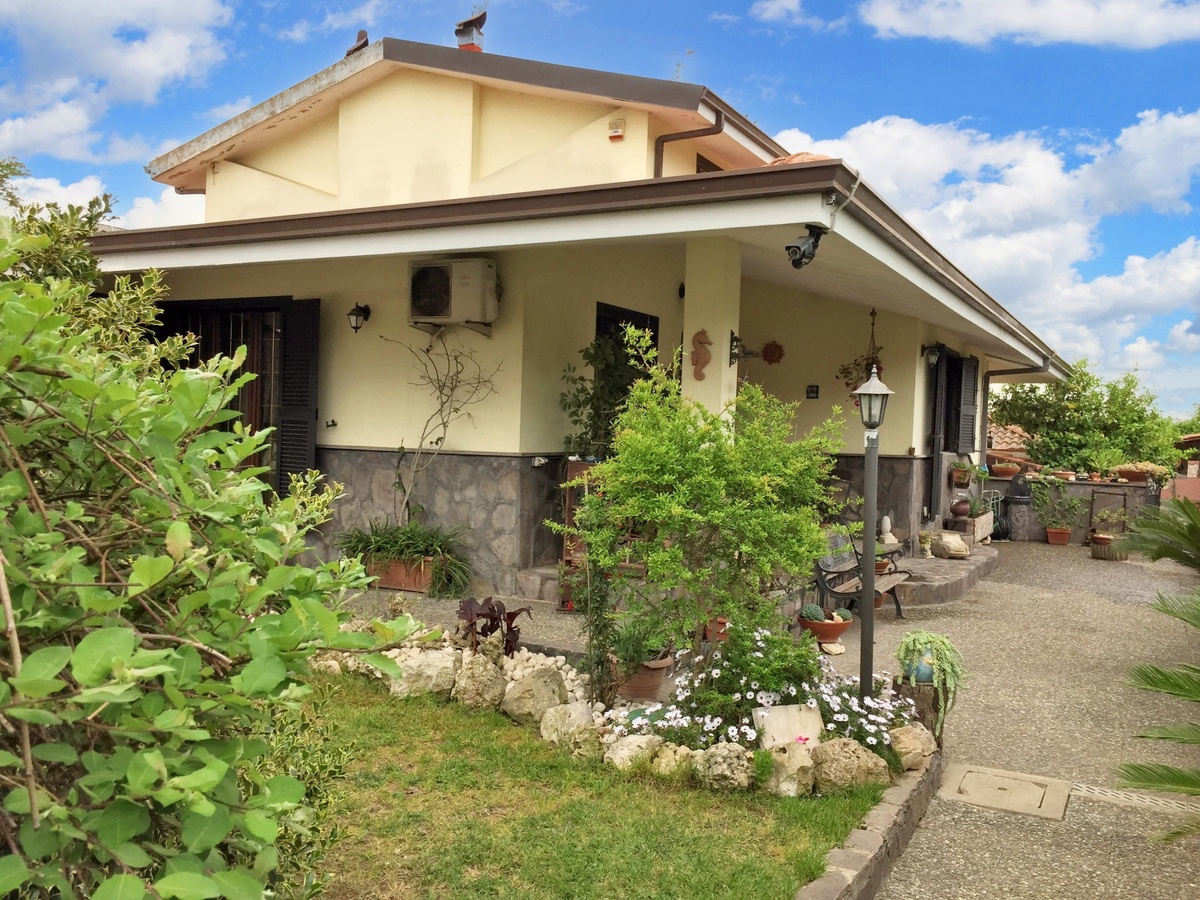 Appartement avec piscine privée et terrasse à Giugliano in Campania - Photo 4