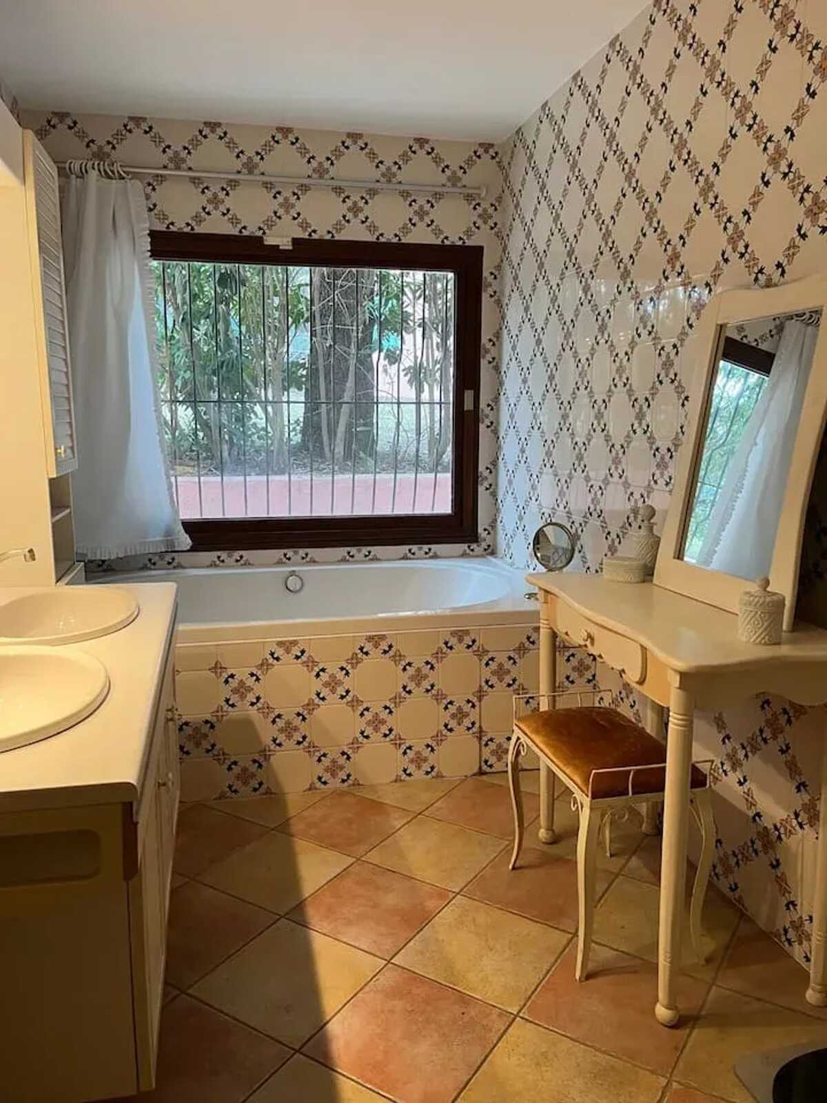 Villa 180 m² à Agde : 5 chambres, piscine et jardin 1500 m² - Photo 16
