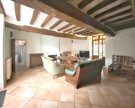 Maison 16 personnes avec jardin clôturé à Mouterre-Silly : photo 4