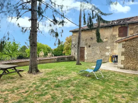 Maison 16 personnes avec jardin clôturé à Mouterre-Silly : photo 11