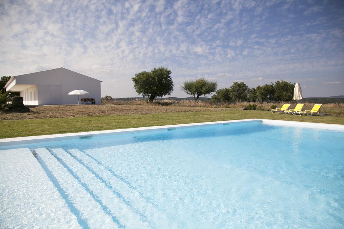 Villa avec piscine privée et vue montagne près d'Évora - Photo 1