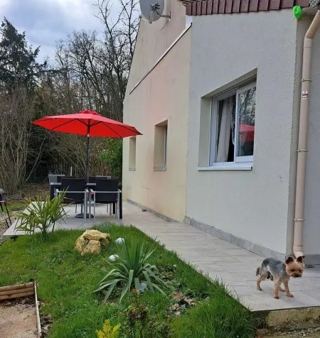 Maison de charme à Saint-Cyr-la-Rivière avec jardin clôturé : photo 5
