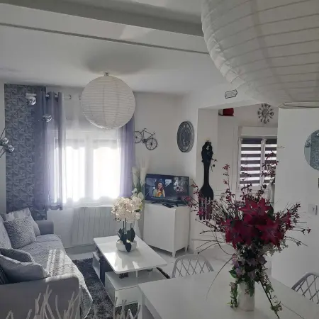 Maison de charme à Saint-Cyr-la-Rivière avec jardin clôturé : photo 7