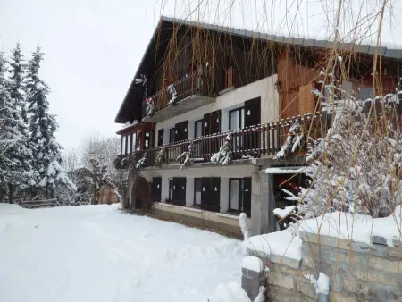 Location maison à Saint Léger les Mélèzes, Maison de vacances confortable à Saint-Léger-les-Mélèzes, vue jardin