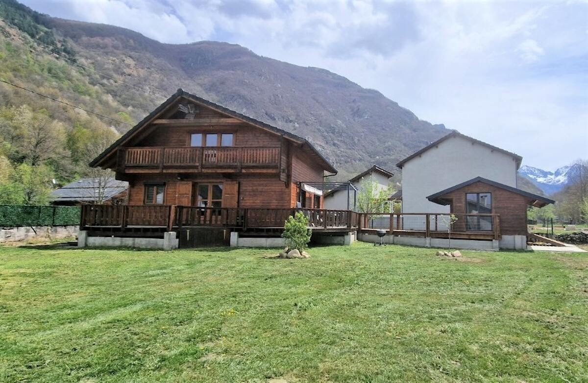 Chalet 3 étoiles à Orlu avec jacuzzi et vue montagne - Photo 2