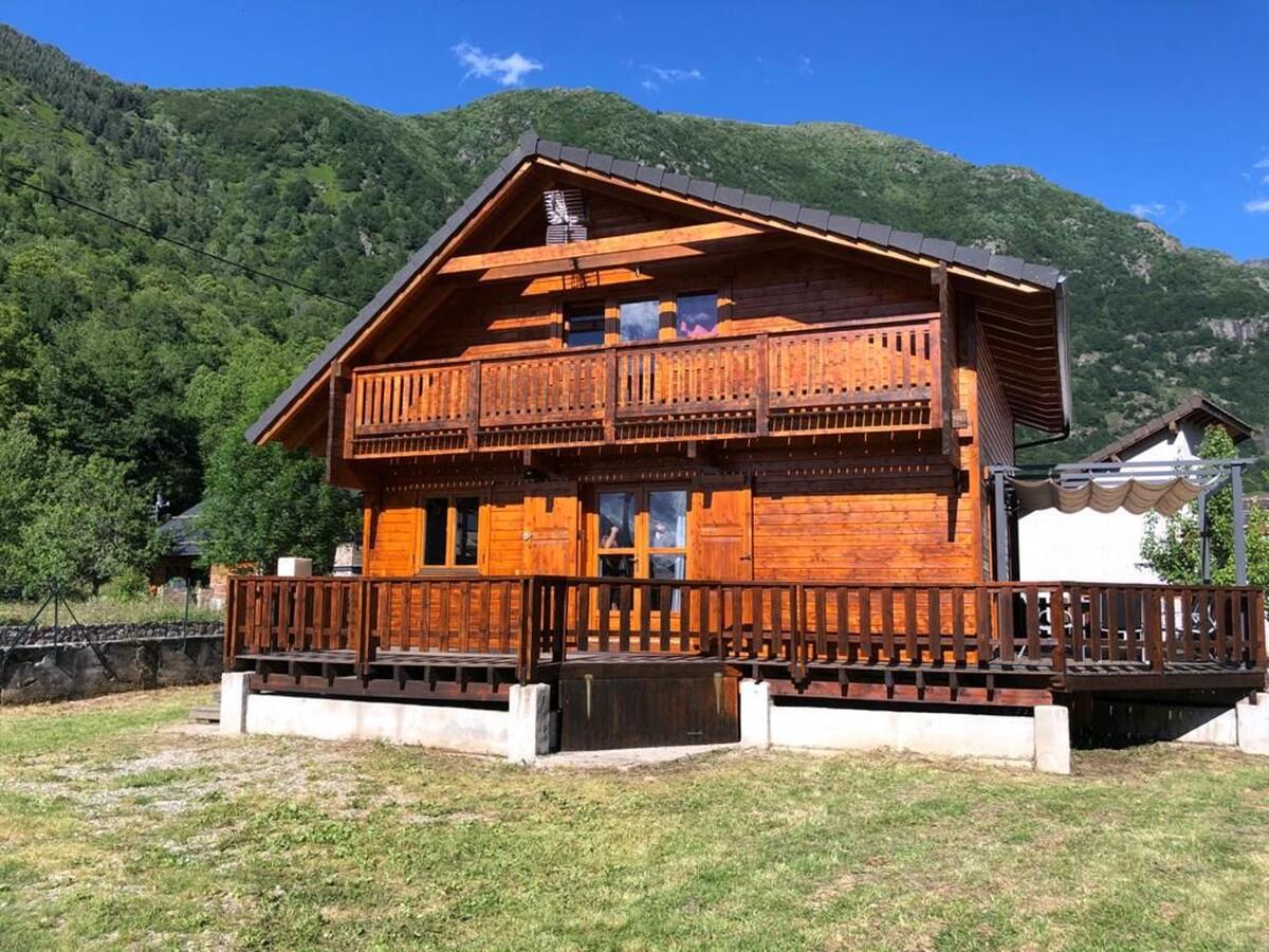 Chalet 3 étoiles à Orlu avec jacuzzi et vue montagne - Photo 6