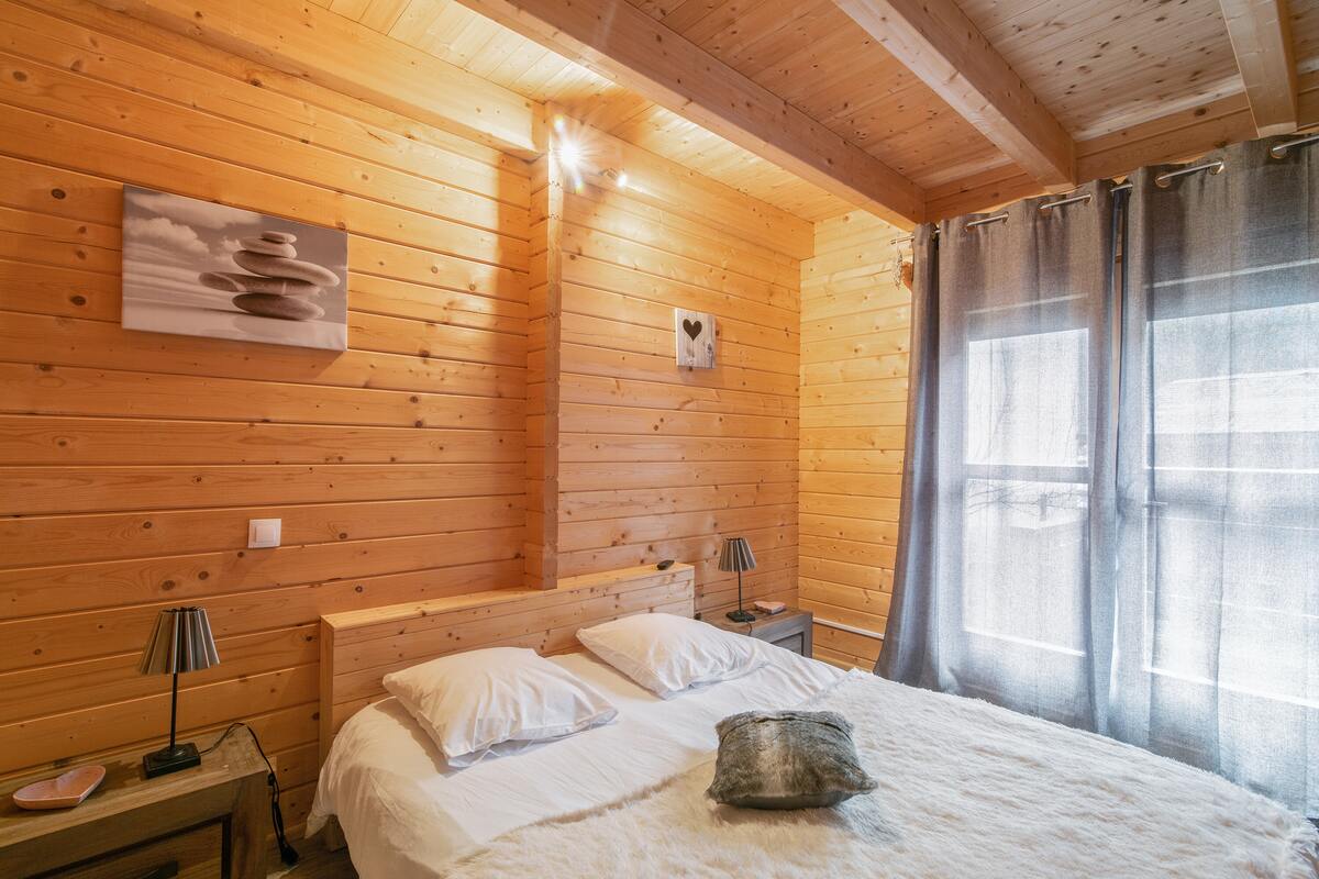 Chalet 3 étoiles à Orlu avec jacuzzi et vue montagne - Photo 11