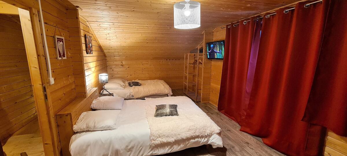 Chalet 3 étoiles à Orlu avec jacuzzi et vue montagne - Photo 15