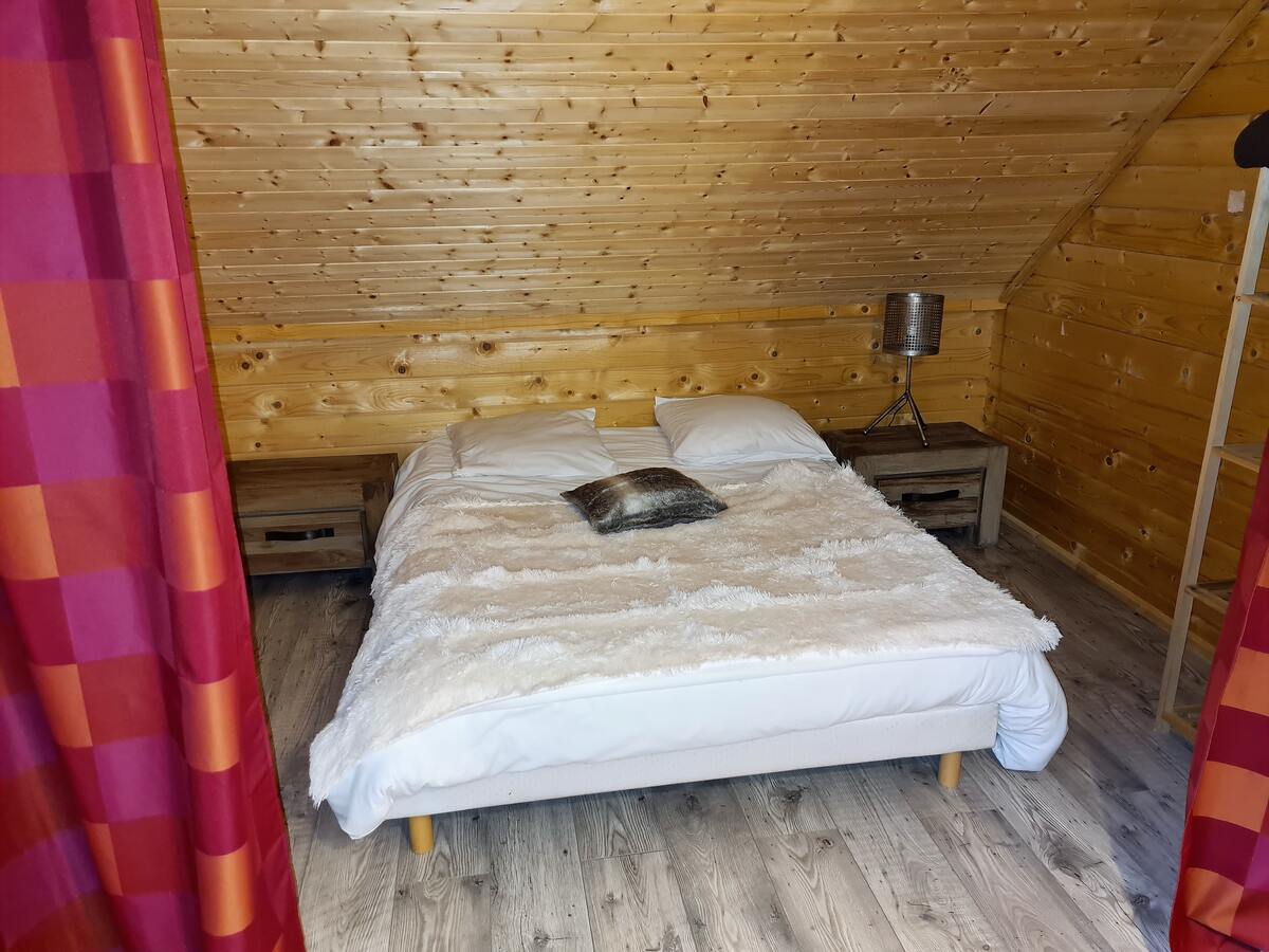 Chalet 3 étoiles à Orlu avec jacuzzi et vue montagne - Photo 17