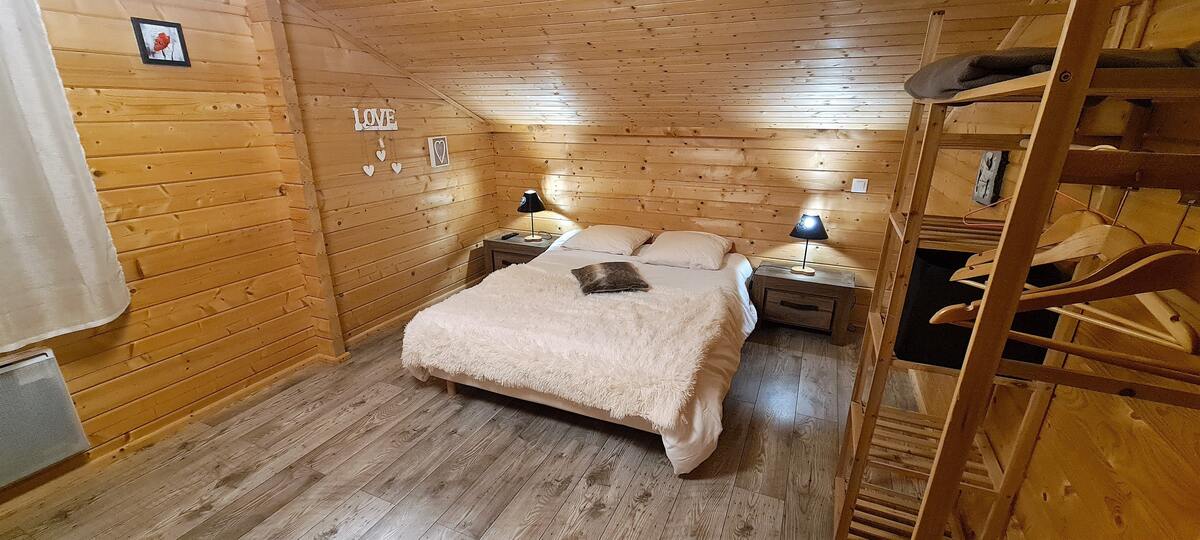 Chalet 3 étoiles à Orlu avec jacuzzi et vue montagne - Photo 18