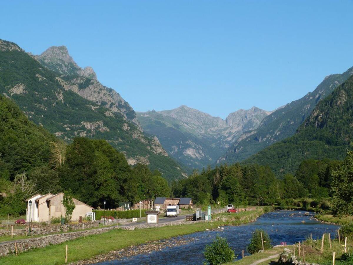Chalet 3 étoiles à Orlu avec jacuzzi et vue montagne - Photo 25