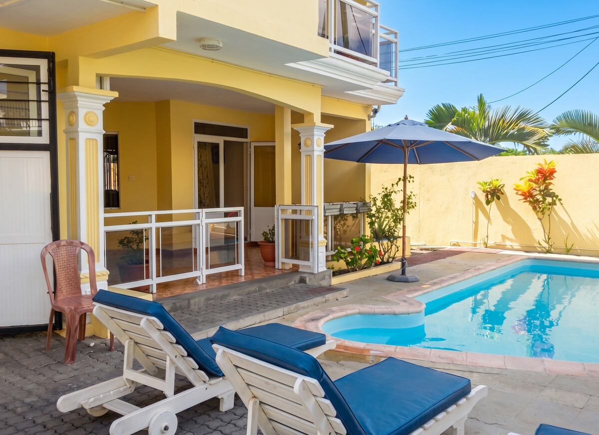 Maison 5 chambres à Grand Baie, piscine toute l'année - Photo 1