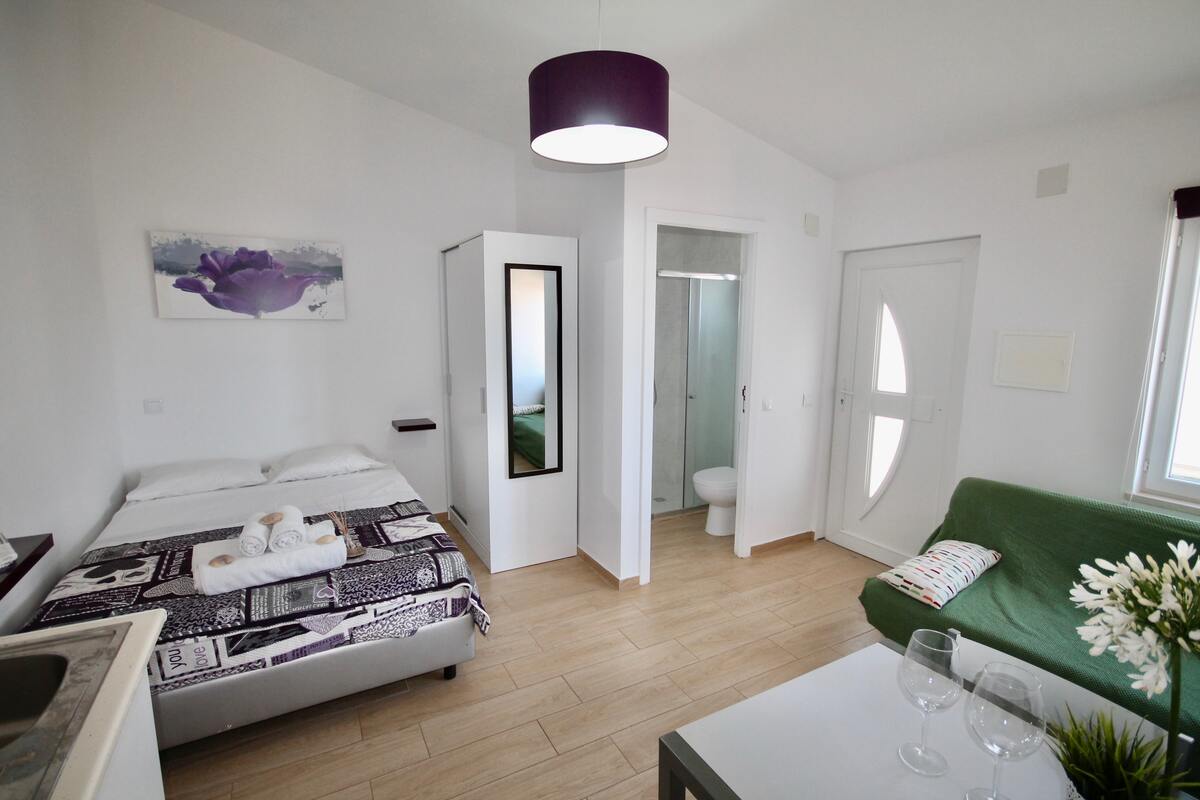 Studio de 25 m² à Faro avec piscine partagée et jardin clos - Photo 4