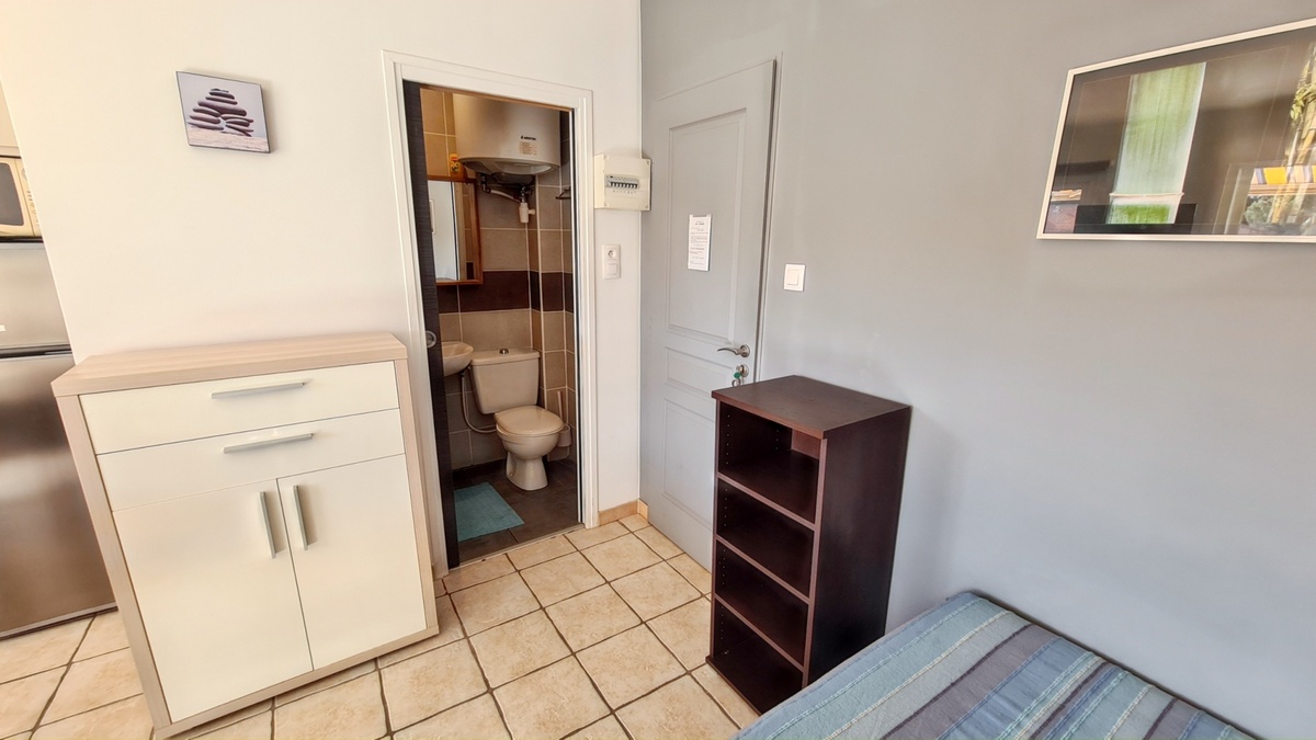 Studio 20 m² à Hyères, terrasse et barbecue - Photo 8