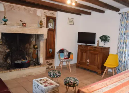 Maison charismatique à Saint-Germier avec jardin clôturé. - Photo 3