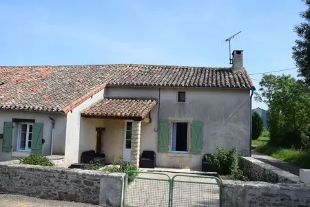 Maison charismatique à Saint-Germier avec jardin clôturé. - Photo 4