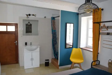 Maison charismatique à Saint-Germier avec jardin clôturé. - Photo 6