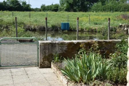 Maison charismatique à Saint-Germier avec jardin clôturé. - Photo 9