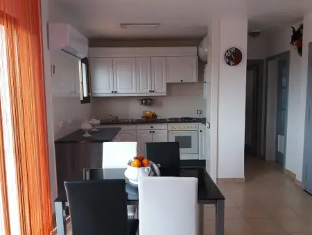 Appartement moderne à La Pineda, 2 chambres, piscine et terrasse : photo 8