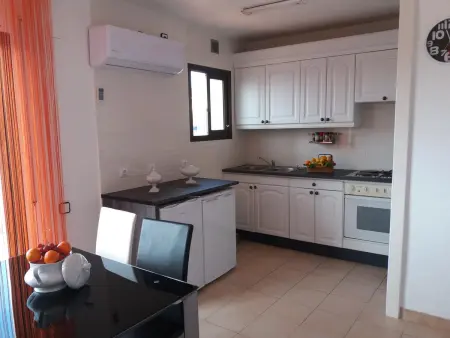 Appartement moderne à La Pineda, 2 chambres, piscine et terrasse : photo 9
